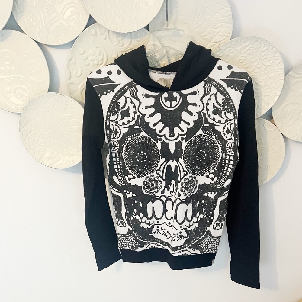 Sz XS One Teaspoon Skull Sweatshirt NWT